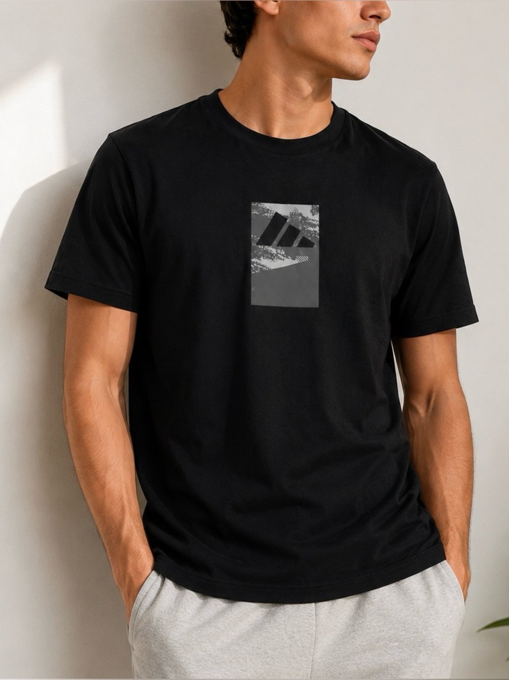 🖤 Adidas Black Graphic Performance Tee Men’s Size L Athletic Casual Active Top - Picture 1 of 8